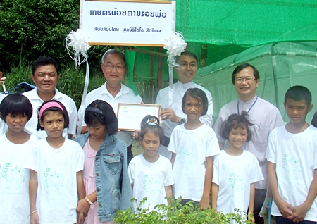 Rev. Peter Pattarapong Srivorakul, Rev. Michael Picharn Jaiseri and Daido’s Thaworn Pimphra open the workshop.